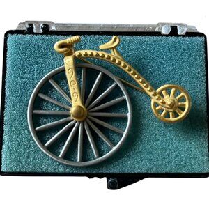 Vtg Signed JJ Jonette Pin Old Time Big Wheel‎ Bicycle Goldtone Metal Brooch Pin